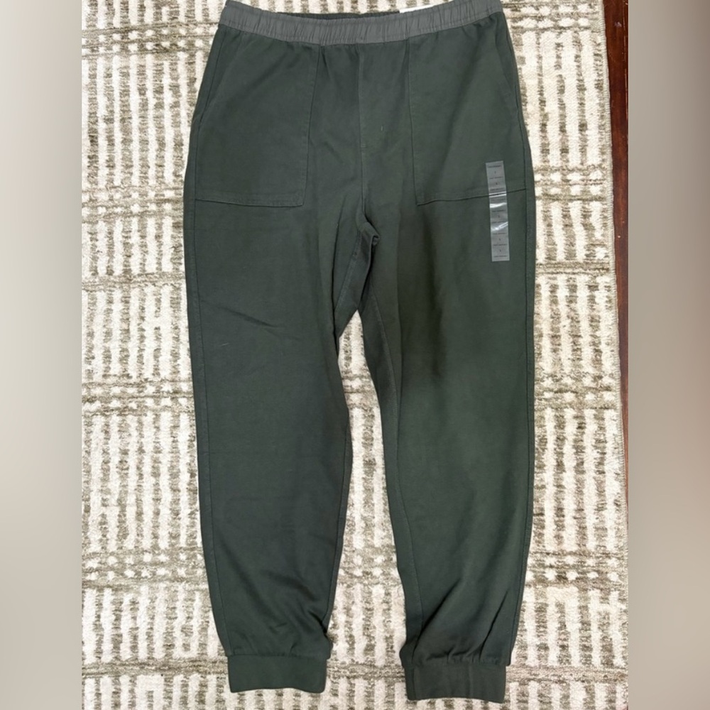 New - Large - Free Assembly Olive Stretch Joggers